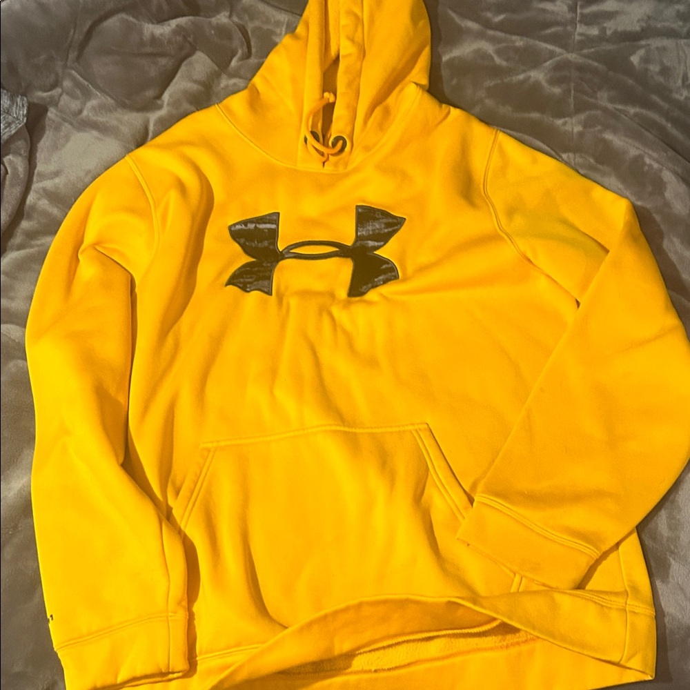 Under Armour Yellow Sweater Fleece Athletic Wear
